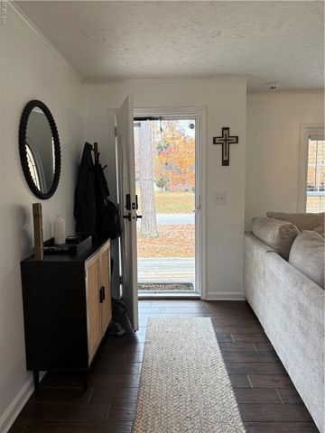 4 Prince George LN, Newport News, VA 23608