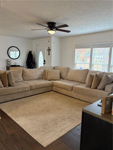 4 Prince George LN, Newport News, VA 23608