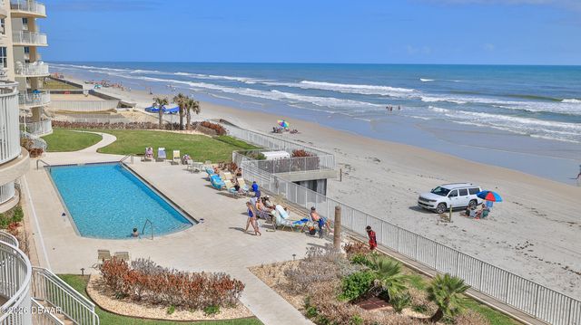 2403 S Atlantic Ave Apt 302, Daytona Beach Shores, FL 32118