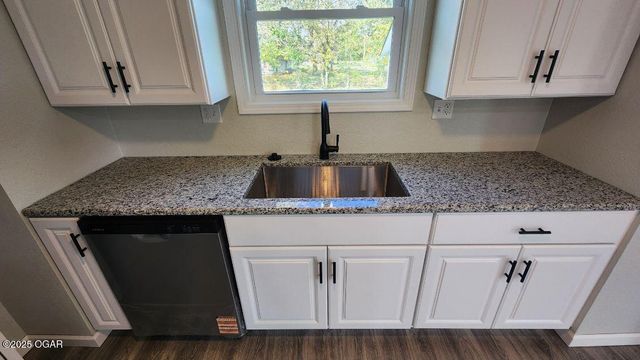 1021 E Sycamore Street, Columbus, KS 66725