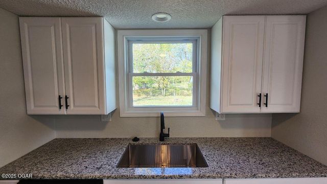 1021 E Sycamore Street, Columbus, KS 66725