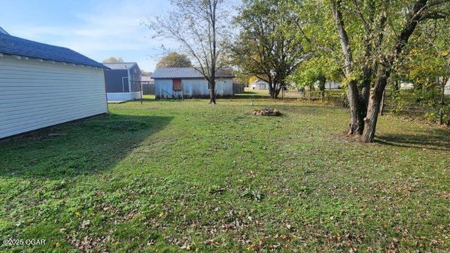 1021 E Sycamore Street, Columbus, KS 66725