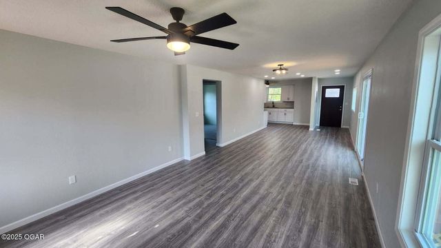 1021 E Sycamore Street, Columbus, KS 66725