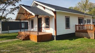 1021 E Sycamore Street, Columbus, KS 66725