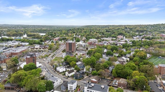 71 Mystic St, Arlington, MA 02474