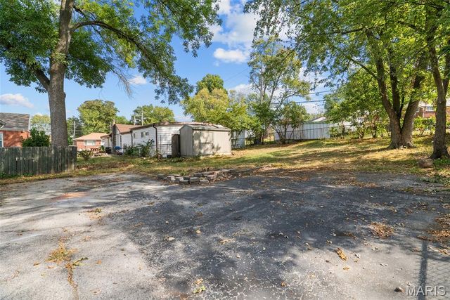 1910 Leondale Avenue, St Louis, MO 63114