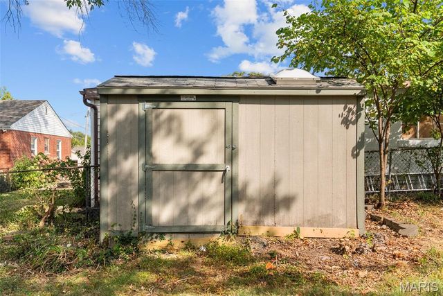 1910 Leondale Avenue, St Louis, MO 63114