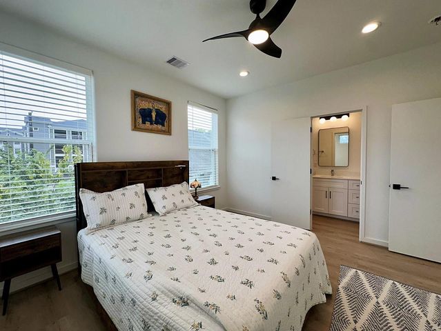 203 Danna Lane D, Houston, TX 77009
