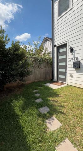 203 Danna Lane D, Houston, TX 77009