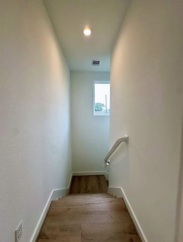 203 Danna Lane D, Houston, TX 77009
