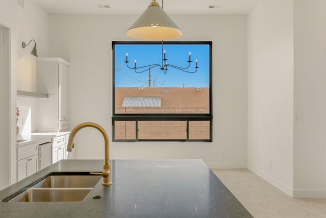 1008 22nd Street NW, Albuquerque, NM 87104