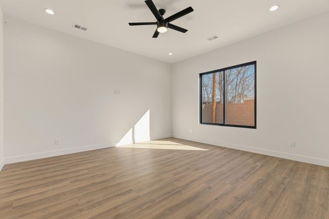 1008 22nd Street NW, Albuquerque, NM 87104