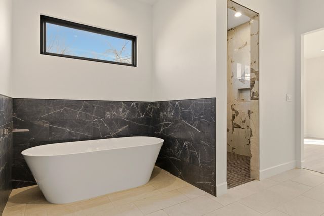 1008 22nd Street NW, Albuquerque, NM 87104