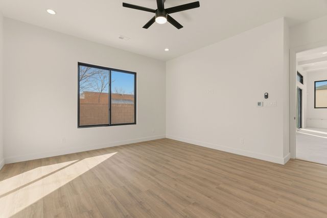 1008 22nd Street NW, Albuquerque, NM 87104