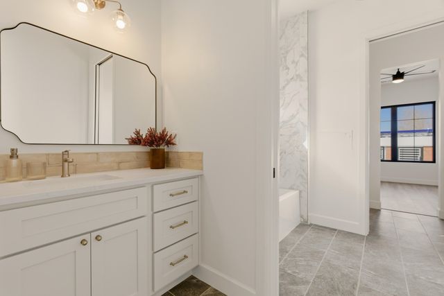 1008 22nd Street NW, Albuquerque, NM 87104