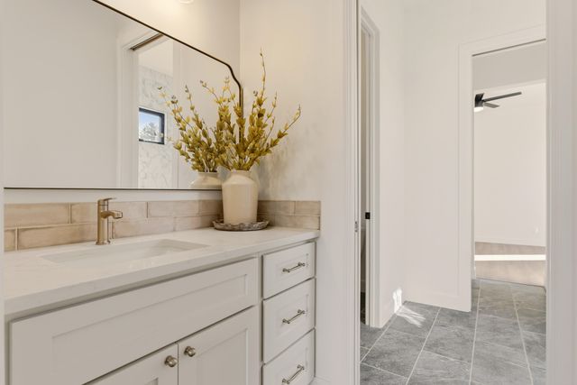 1008 22nd Street NW, Albuquerque, NM 87104