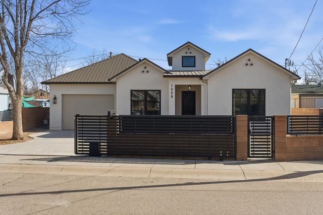 1008 22nd Street NW, Albuquerque, NM 87104