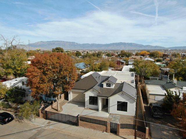 1008 22nd Street NW, Albuquerque, NM 87104