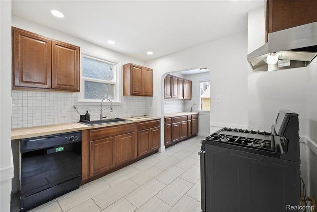 17617 Indiana Street, Detroit, MI 48221