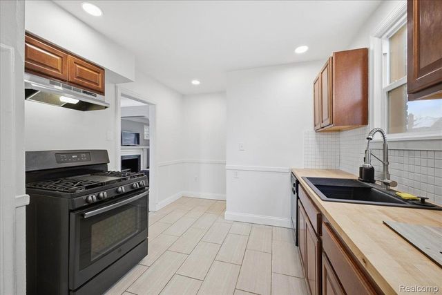 17617 Indiana Street, Detroit, MI 48221