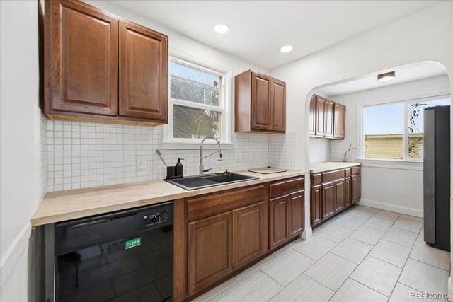 17617 Indiana Street, Detroit, MI 48221