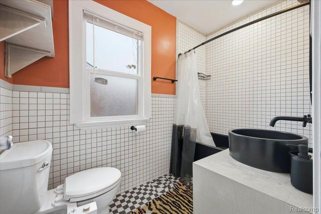 17617 Indiana Street, Detroit, MI 48221