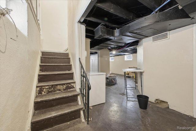 17617 Indiana Street, Detroit, MI 48221