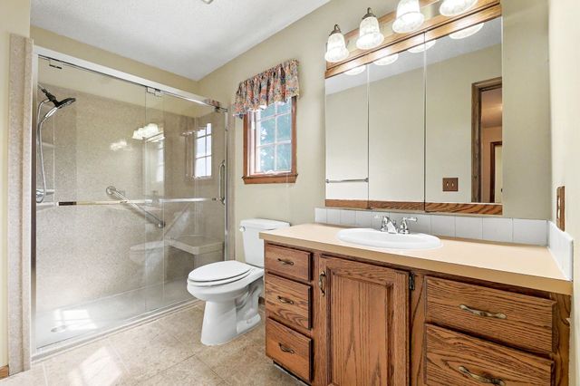 4628 N Farmstead Ct, Bel Aire, KS 67220