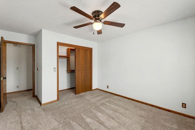 4628 N Farmstead Ct, Bel Aire, KS 67220