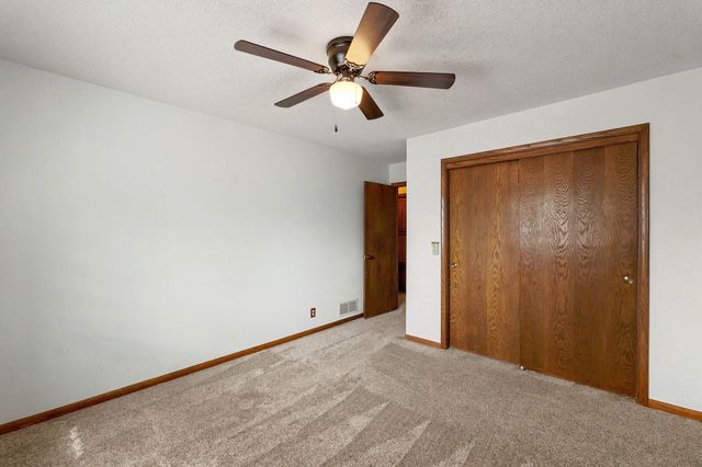 4628 N Farmstead Ct, Bel Aire, KS 67220