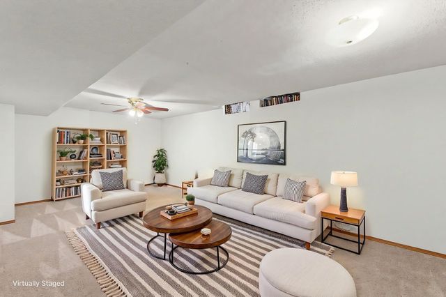 4628 N Farmstead Ct, Bel Aire, KS 67220