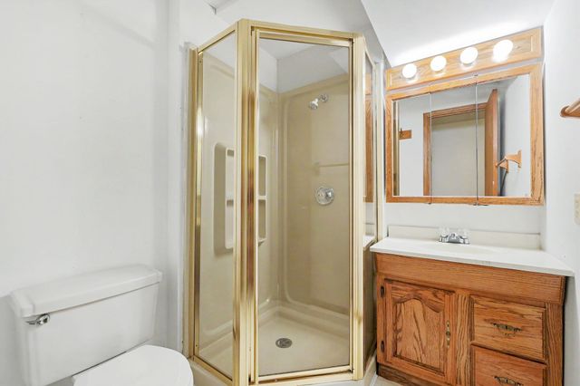 4628 N Farmstead Ct, Bel Aire, KS 67220