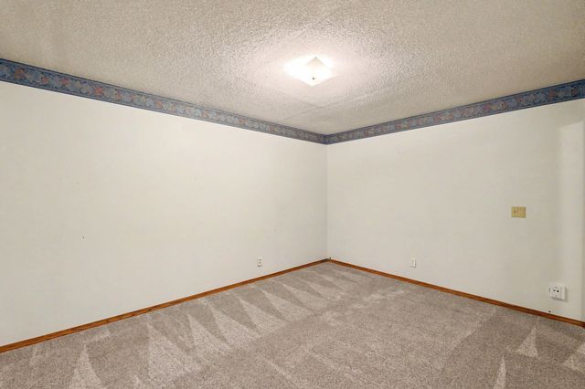 4628 N Farmstead Ct, Bel Aire, KS 67220