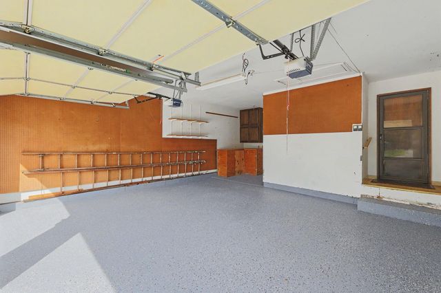 4628 N Farmstead Ct, Bel Aire, KS 67220