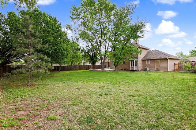 4628 N Farmstead Ct, Bel Aire, KS 67220