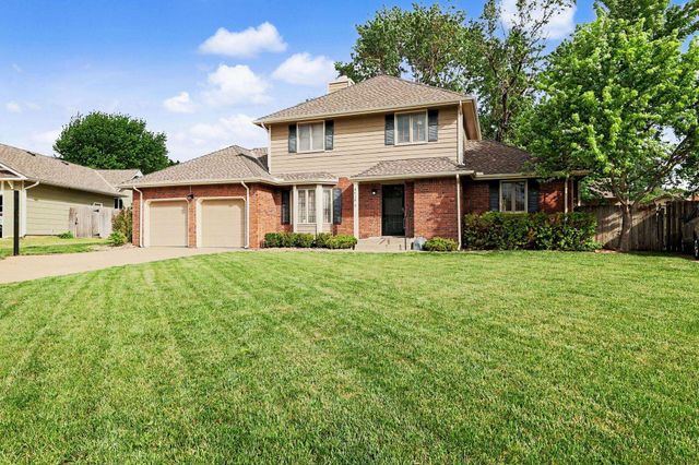 4628 N Farmstead Ct, Bel Aire, KS 67220