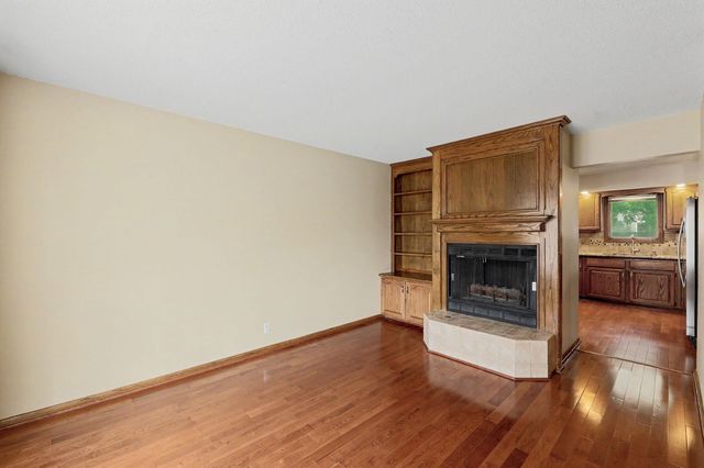 4628 N Farmstead Ct, Bel Aire, KS 67220