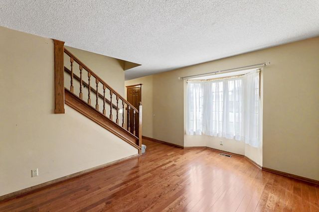 4628 N Farmstead Ct, Bel Aire, KS 67220