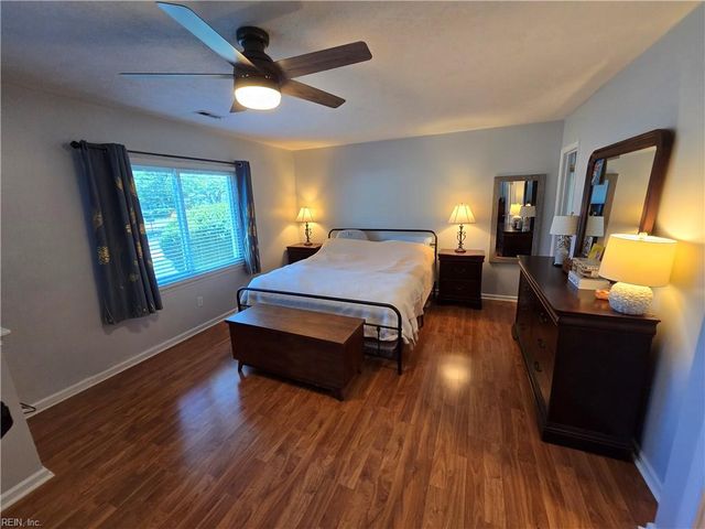 16 Critzos CT, Hampton, VA 23669
