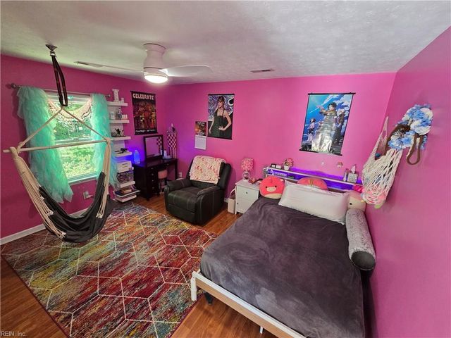 16 Critzos CT, Hampton, VA 23669