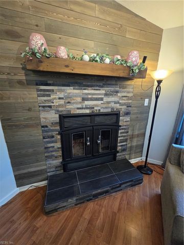 16 Critzos CT, Hampton, VA 23669