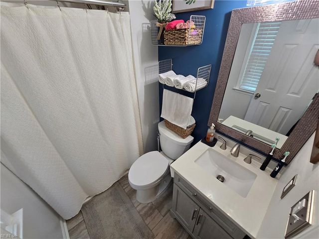 16 Critzos CT, Hampton, VA 23669