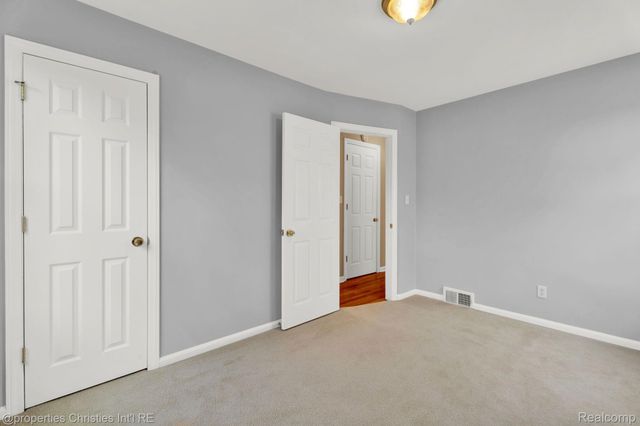 1240 W 11 MILE Road, Berkley, MI 48072