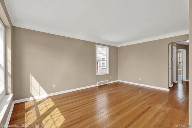 1240 W 11 MILE Road, Berkley, MI 48072