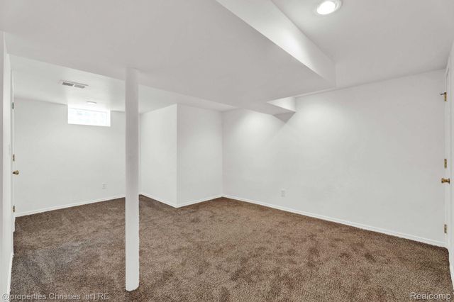 1240 W 11 MILE Road, Berkley, MI 48072