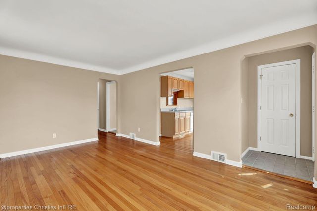 1240 W 11 MILE Road, Berkley, MI 48072