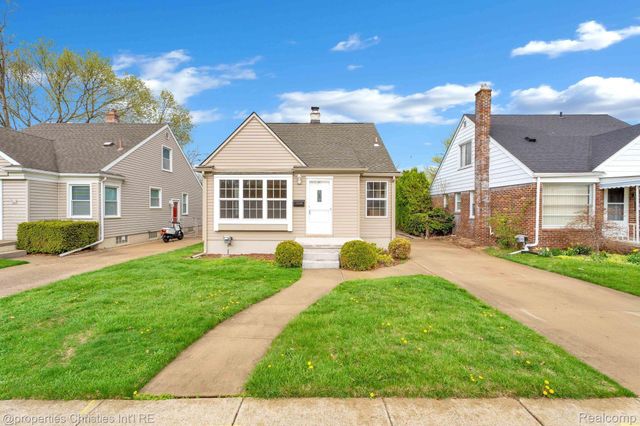 1240 W 11 MILE Road, Berkley, MI 48072