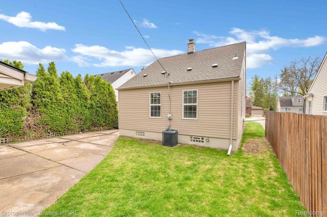 1240 W 11 MILE Road, Berkley, MI 48072