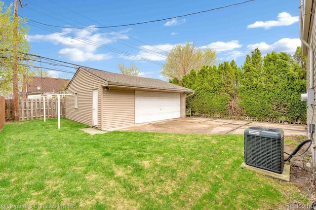 1240 W 11 MILE Road, Berkley, MI 48072