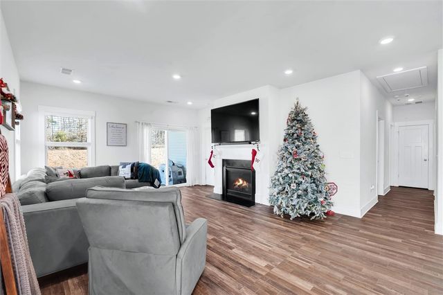 136 Walking Stick Way, Pelzer, SC 29669